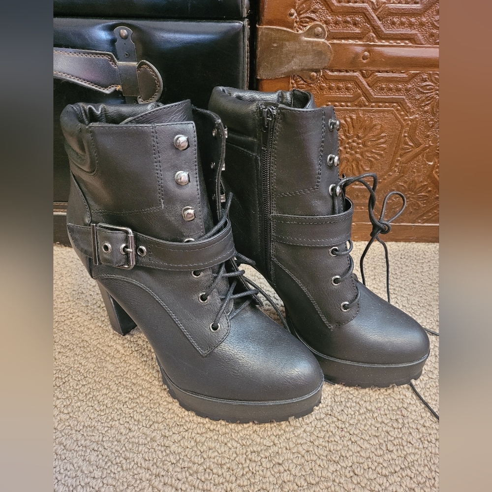 NWOT Heeled Boot